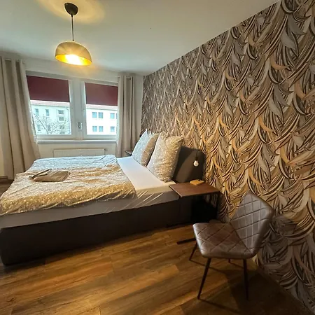 Zum Orangenen Eichhoernchen *