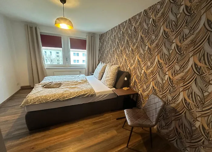 Zum Orangenen Eichhoernchen *